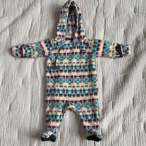 Used Condition Patagonia Fleece Bunting 0-3 months,  so much life left